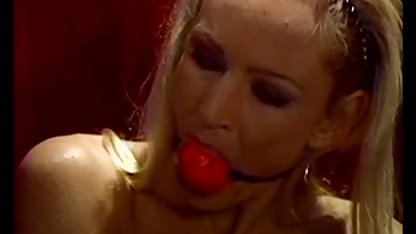Veronica Avluv mencicipi muda anak laki-laki bokep anal sex barat sperma