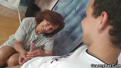 Pantat besar ibu rumah tangga di wajahnya bokep indo tante anal