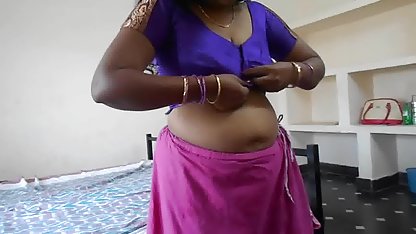 Dua gadis bokep anal pertama memberikan handjob